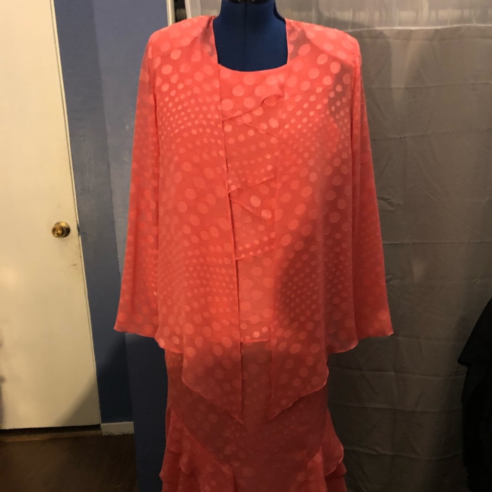 Women 3 piece skirt, blouse and jacket Suite